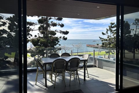 Day, View (from property/room), Balcony/Terrace, Seating area, Sea view