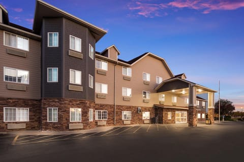 Red Roof Inn & Suites Omaha - Council Bluffs Motel in Council Bluffs
