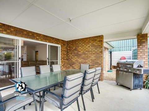 BBQ facilities, Dining area, Garden view, Entertainment, Dinner, Sunrise, Sunset, Inner courtyard view