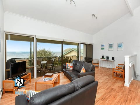 Beautiful Sea Front 3BR with Great Views Maison in Encounter Bay
