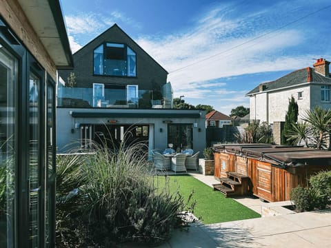 Luxury home with Harbour Views in Poole House in Poole