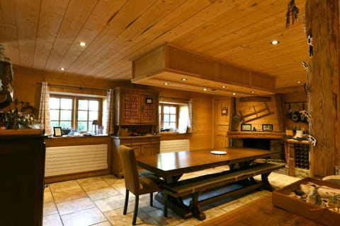 Dining area, kitchen