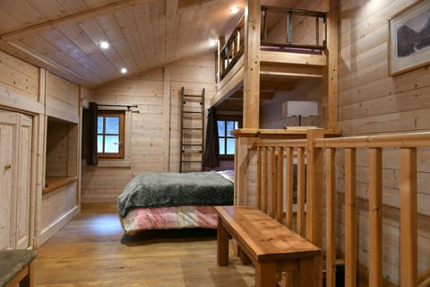 Bed, Photo of the whole room, Bedroom, bunk bed