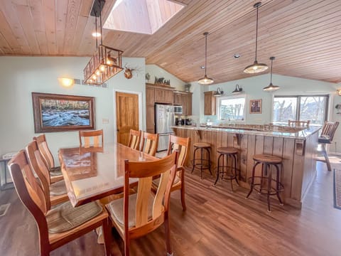 Lakefront Home with Hot Tub and Dock on Marsh Hill Rd House in Deep Creek Lake