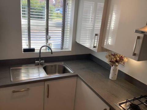 Entire 2 bedroom house in Tamworth Casa in Tamworth