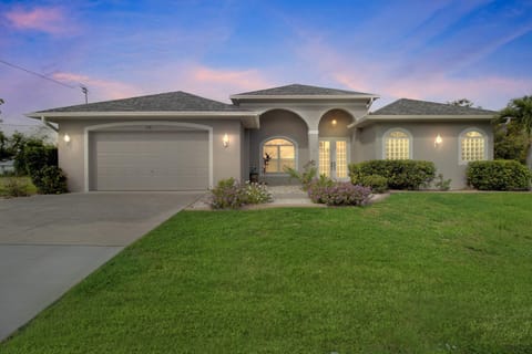 Blue Oasis home House in Cape Coral
