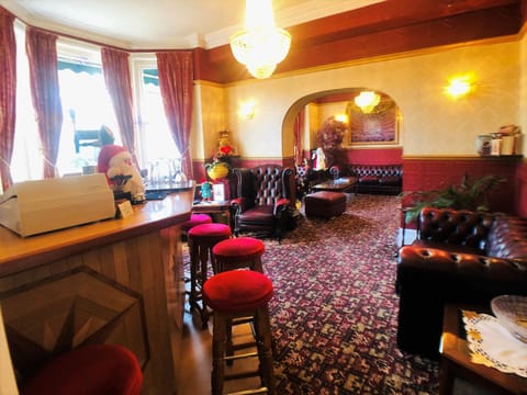 Ilfracombe House Hotel - near Cliffs Pavilion Bed and Breakfast in Southend-on-Sea