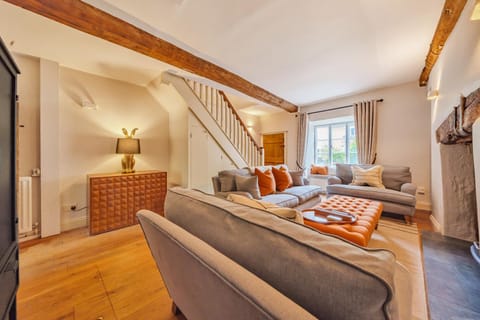Lynton Cottage House in West Oxfordshire District