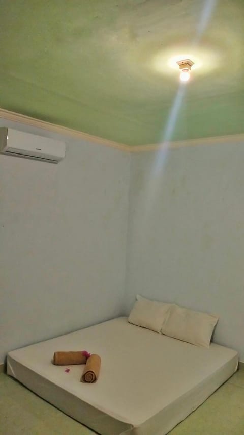 Bedroom, air conditioner