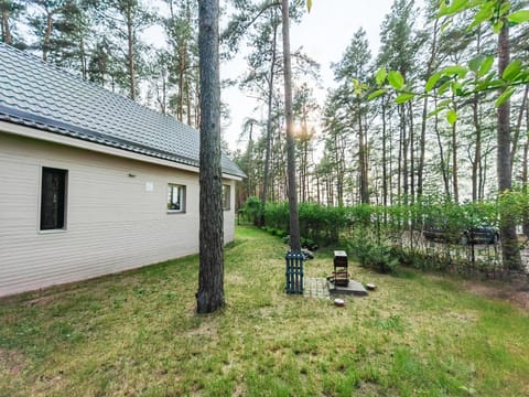 Property building, Spring, Day, Garden, Garden view