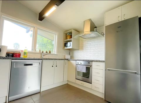 Kitchen or kitchenette, dishwasher, minibar, pet friendly