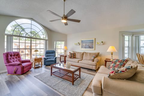 Disney-Themed Kissimmee Condo with Pool Access! Condominio in Kissimmee