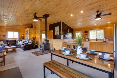 Grand Lake Cabin Rental with Grill and Mountain Views! House in Rocky Mountain National Park