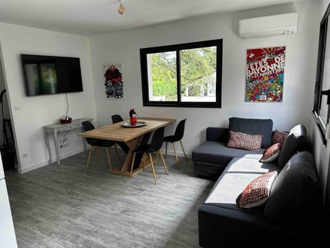 Appartement neuf avec jardin 60 m2 climatisé à proximité de l océan Apartment in Ondres