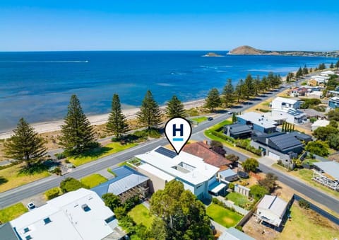 4A Franklin Pde Encounter Bay - BYO Linen House in Victor Harbor