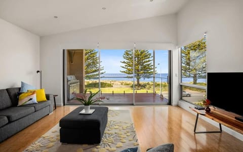 4A Franklin Pde Encounter Bay - BYO Linen Maison in Victor Harbor