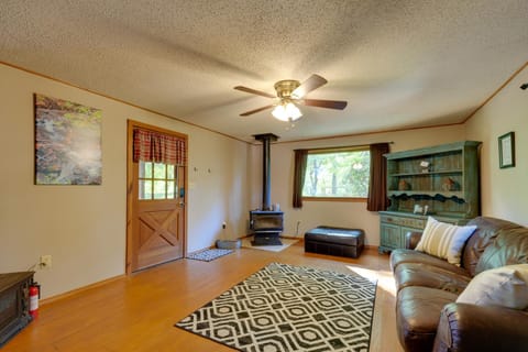 Family-Friendly Afton Cabin with Porch and Fire Pit! Casa in Cherokee Reservoir