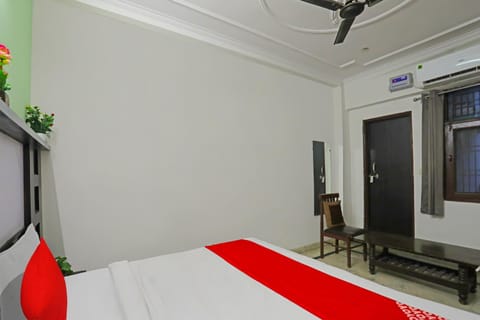OYO Flagship 81472 Thirty Inns Hotel in Noida