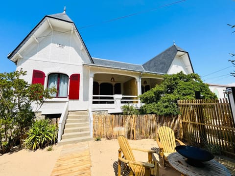 Patio, Facade/entrance, BBQ facilities