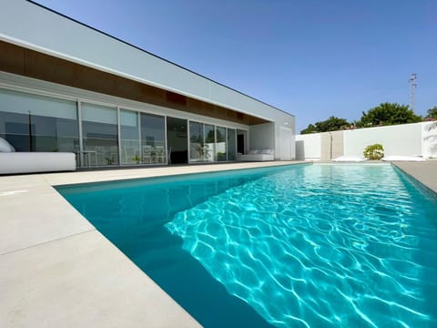 Chalet El Eden House in Chiclana de la Frontera