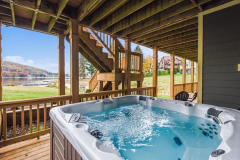 Lakefront Home Near Wisp with Great Location Dock Slip Hot Tub House in McHenry