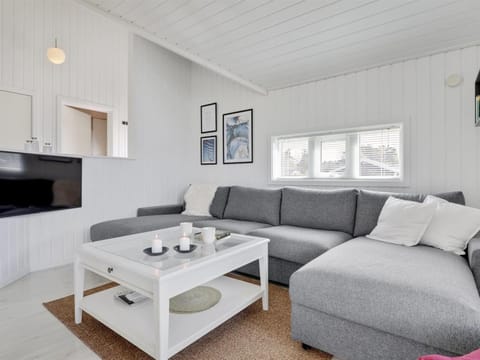 Holiday Home Greta - 200m from the sea in Bornholm by Interhome House in Bornholm