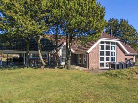 Holiday Home Annlis - 4km from the sea in Western Jutland by Interhome House in Blåvand