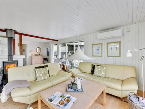 Holiday Home Marika - 500m from the sea in Western Jutland by Interhome House in Søndervig