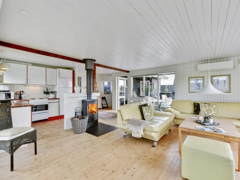 Holiday Home Marika - 500m from the sea in Western Jutland by Interhome House in Søndervig