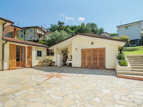 Holiday Home Giovanna by Interhome Maison in Camaiore