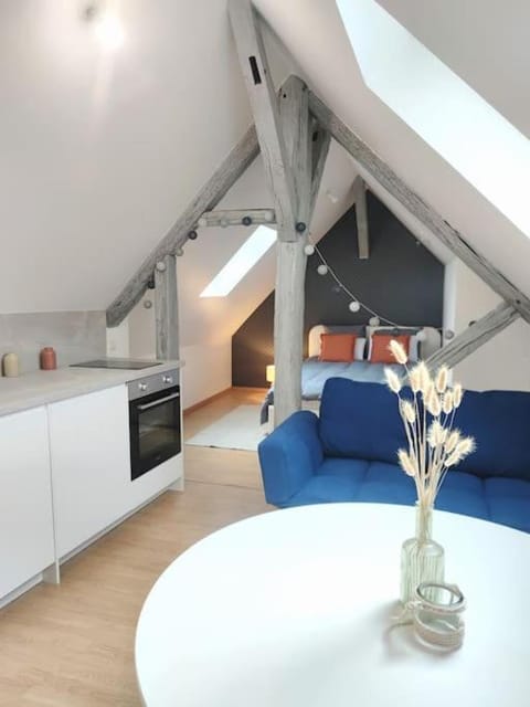 Living room, Seating area, Dining area, minibar, stove