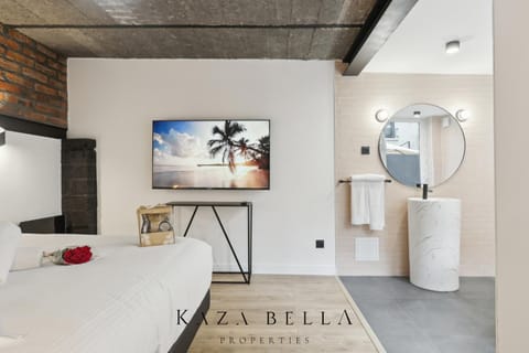 KAZA BELLA - Maisons Alfort 6 Luxurious little house with private garden and Jacuzzi Apartment in Créteil