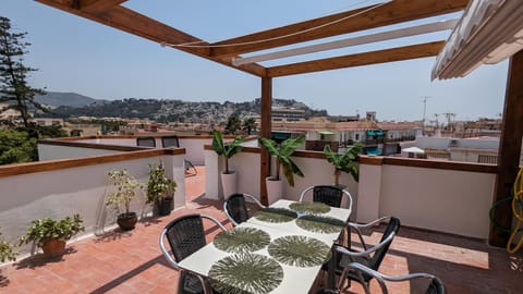 Property building, Patio, Natural landscape, View (from property/room), Balcony/Terrace, Dining area, City view