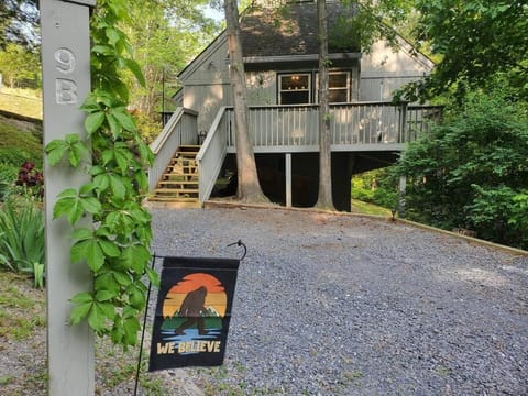 Bigfoot Bungalow - Lake acces & near Bryce Resort Maison in Basye