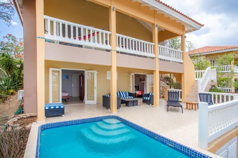 Holiday Home Gran Veranda with private pool, Coral Estate Chalet in Curaçao