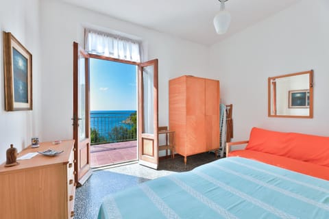 Bed, Natural landscape, Photo of the whole room, Bedroom, Sea view, wardrobe