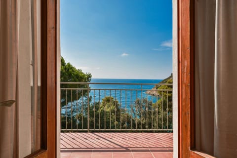 Natural landscape, View (from property/room), Balcony/Terrace, Sea view
