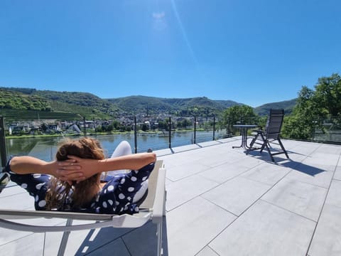 Day, People, Natural landscape, Mountain view, sunbed