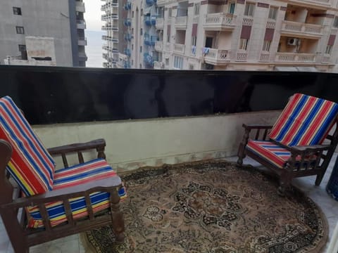 شقة كود 7-350 في شارع خالد ابن الوليد Apartment in Alexandria