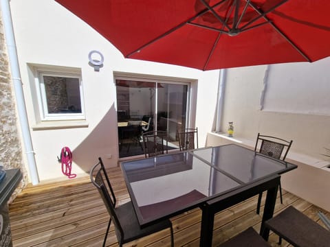 Patio, Balcony/Terrace, Seating area