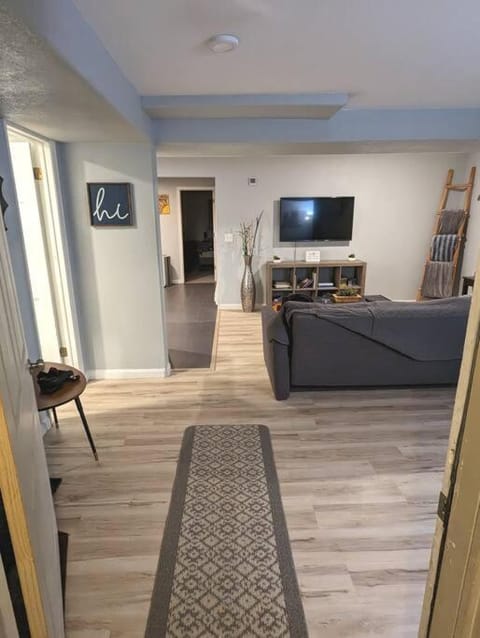 2 bedroom* Minutes from downtown *Firepit Casa in Colorado Springs