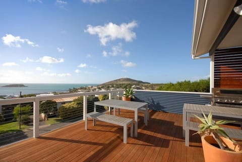 13 Olivebank - BYO Linen - Ocean Views House in Encounter Bay