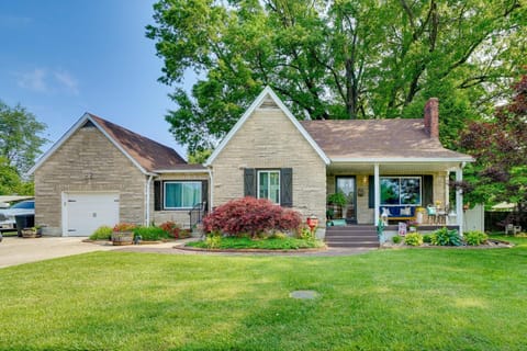 Charming Bardstown Home with Deck about 1 Mi to Downtown Maison in Bardstown