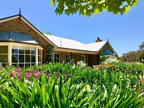 Property building, Spring, Garden, Garden view