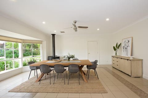 Living room, Dining area, fireplace, air conditioner