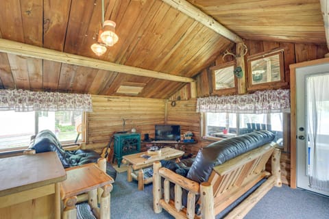 Peaceful Lakefront Cabin Getaway Dock, Fire Pit! House in Penobscot