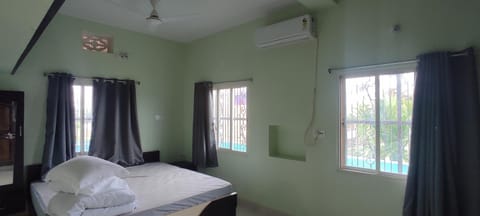 Gaur Homestay Deluxe AC Apartments Condo in Puri