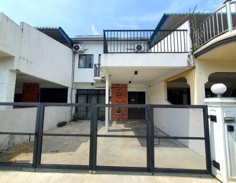 (TS) Cozy House 4 Room10Pax@ALMA House in Penang