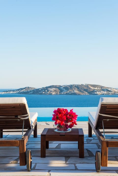 Landmark view, Pool view, Sea view