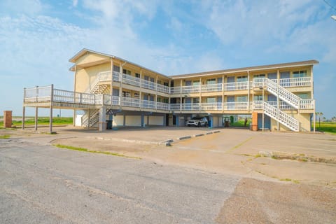 Budget Inn By OYO Corpus Christi Beach Motel in Corpus Christi